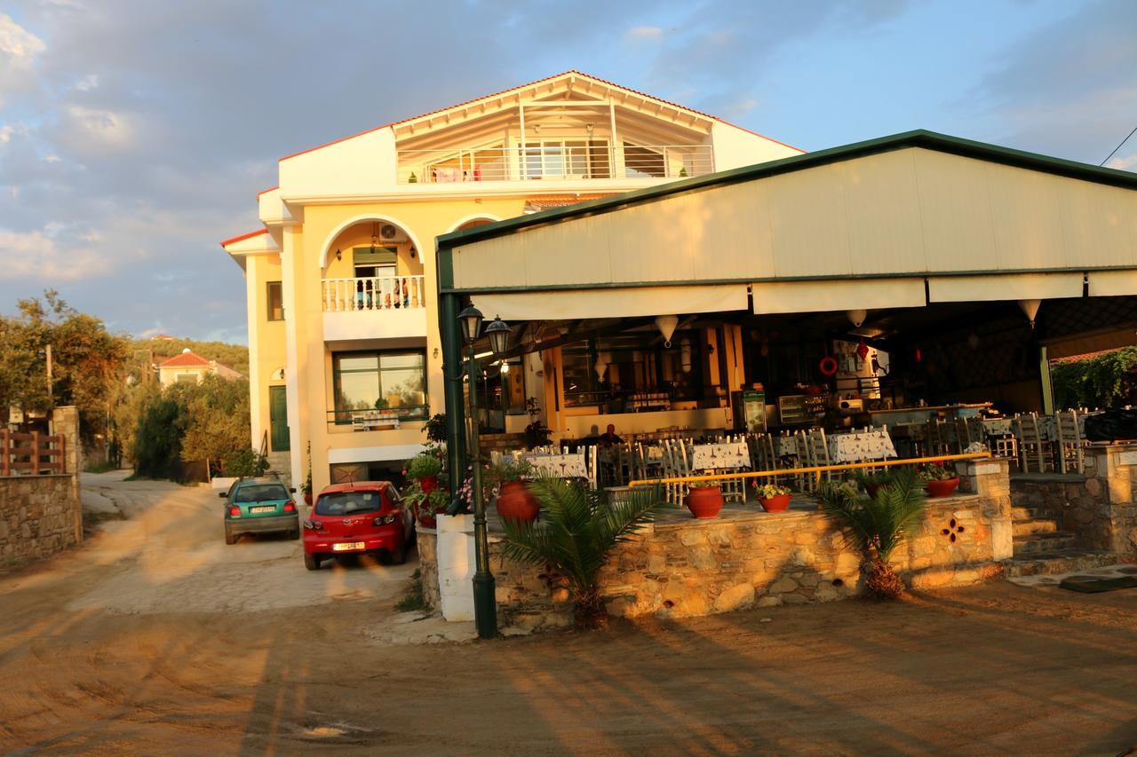 Hotel Delfinario Pteleós Esterno foto